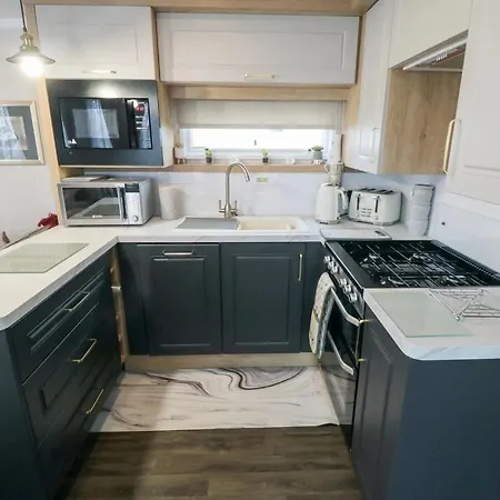 Flower Pot Retreat Scarborough